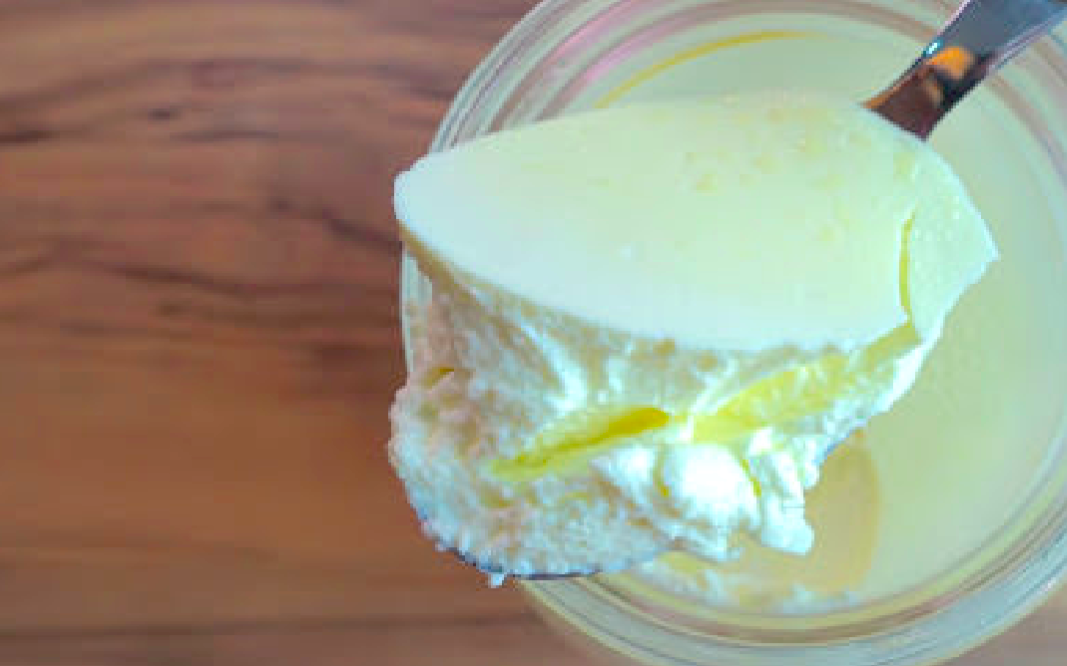 「如何用電鍋自製酸奶油？」只需要 2 種食材，比你想像中的還簡單！