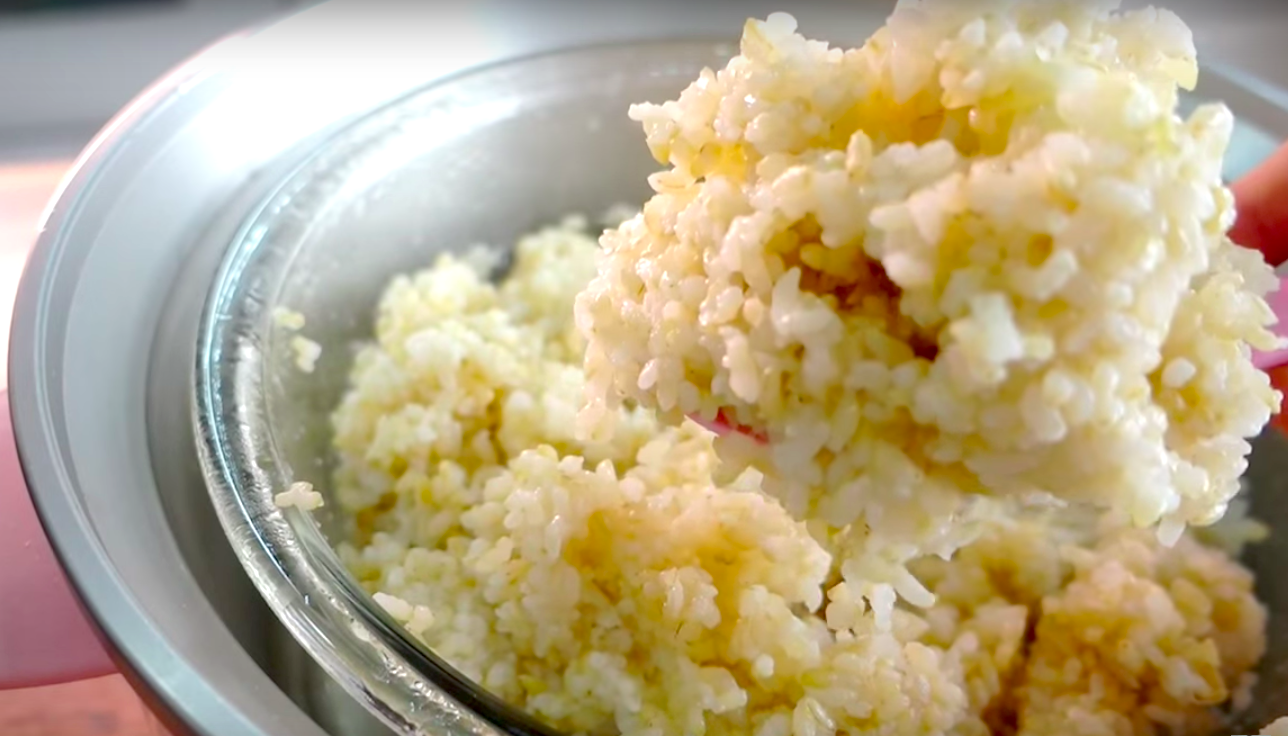 「如何用傳統電鍋蒸出好吃的糙米飯？」學會這一招改變糙米口感，讓糙米飯更軟嫩好吃！