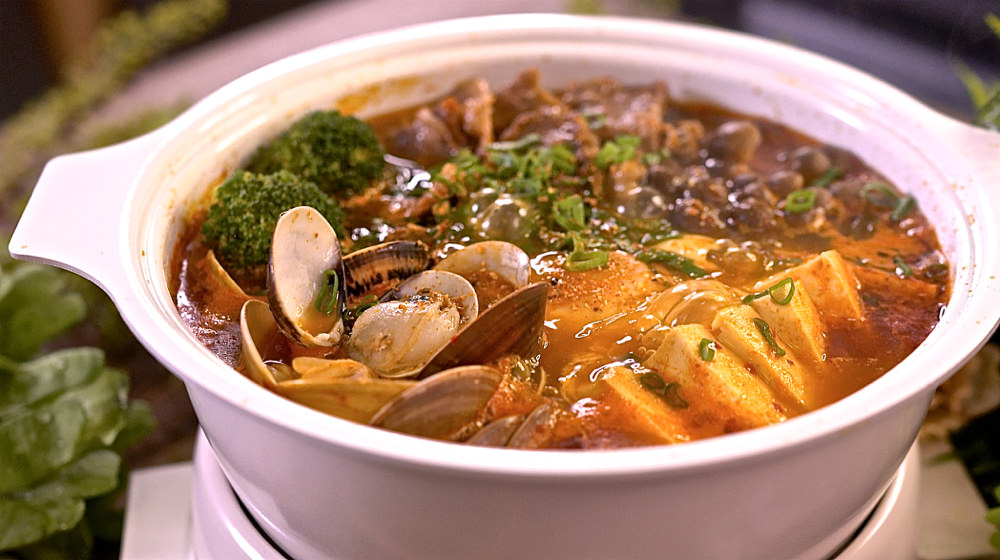 韓式泡菜豆腐鍋，對啦！就是這個味。配料豐富超開胃